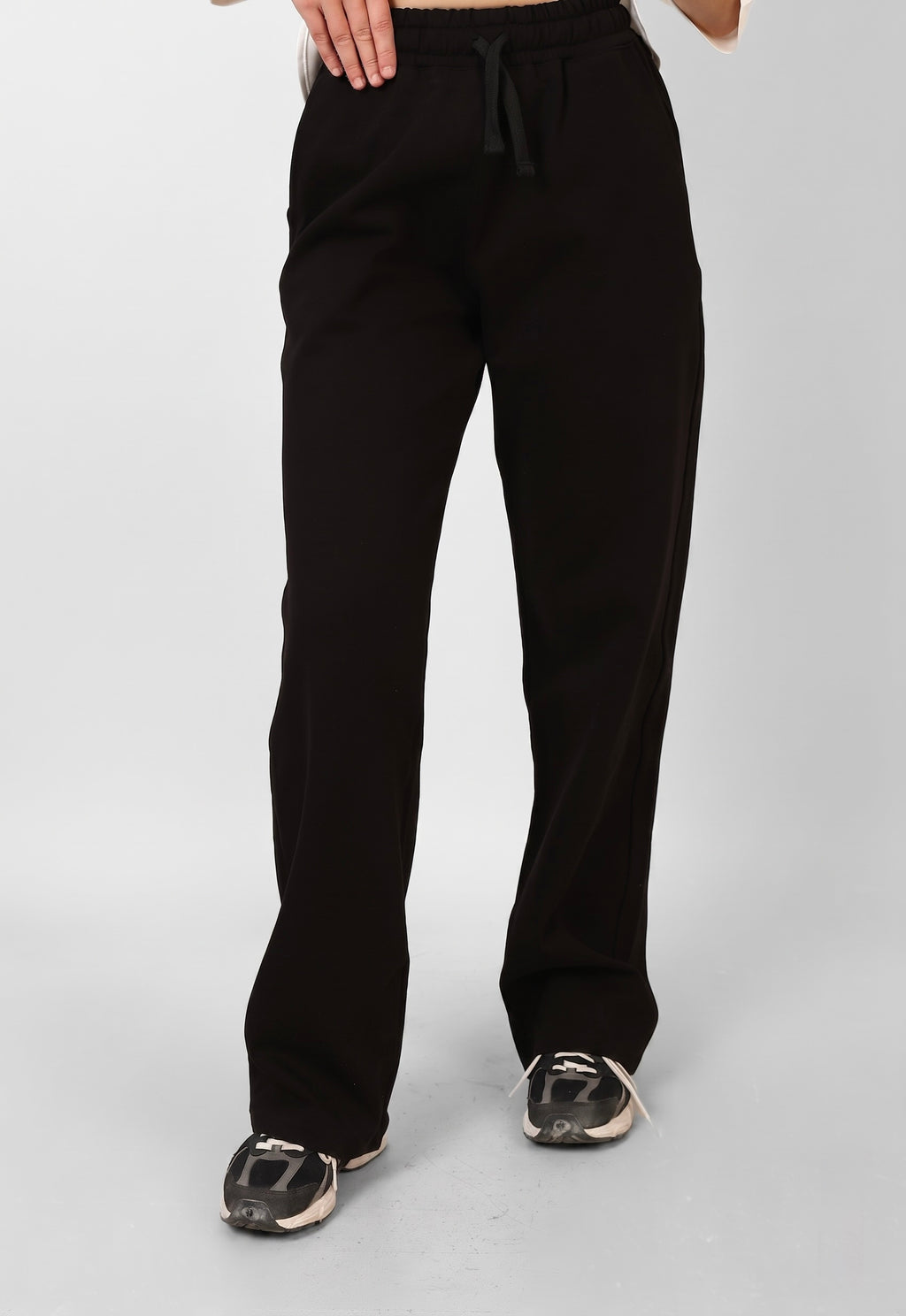 WOMEN - Black Sweatpants